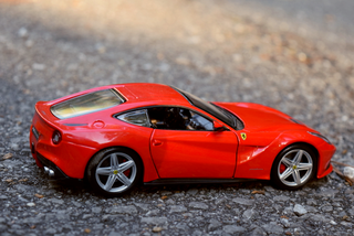 Illustration for article titled Bburago 1/24 Ferrari F12 Berlinetta
